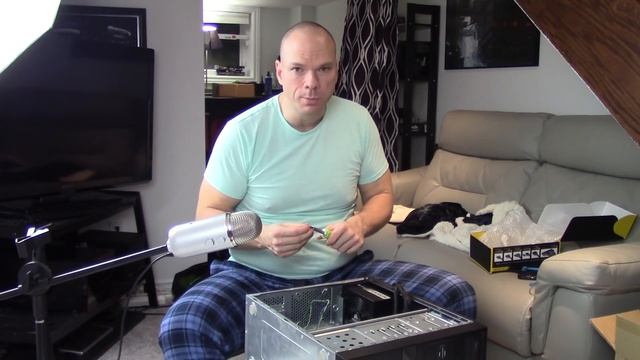 AMD in 2017: My Thoughts on Zen and Vega (and BuildVlog #10) смотреть онлайн