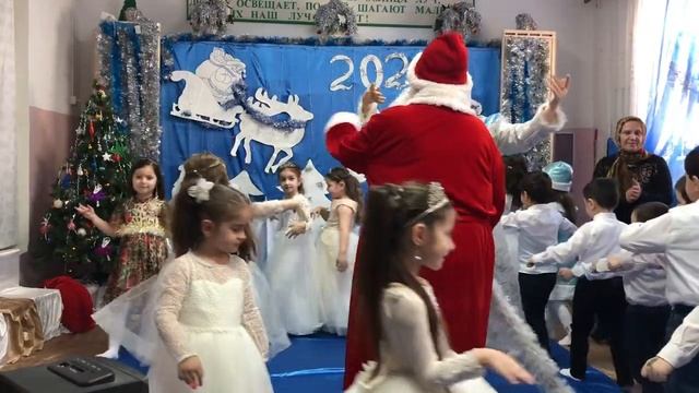 Новогодний утренник в старшей группе «Заюшкина избушка» смотреть онлайн