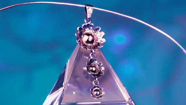 Pendant. 925 sterling silver with real 0.3 mm 9 karat gold sheets ! смотреть онлайн