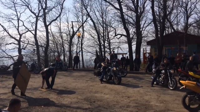 Поездка на Первомай на дырчике из гАвна и пОлок смотреть онлайн