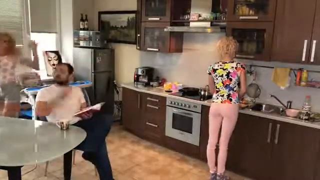 Скетч Человек робот смотреть онлайн