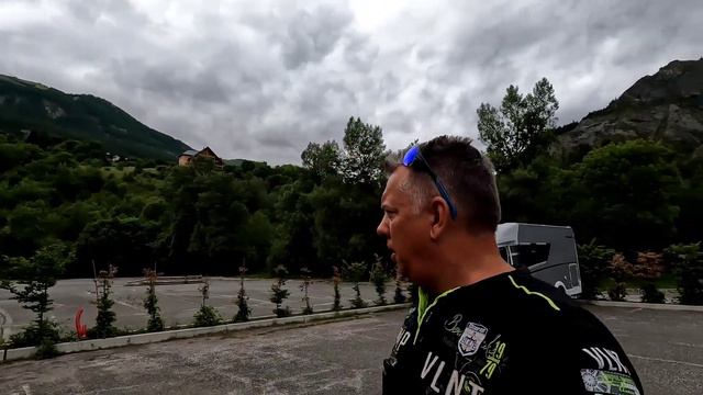 Французские Альпы на автодоме. Негде покушать. Долина Allos. Прогулка к водопаду.. смотреть онлайн