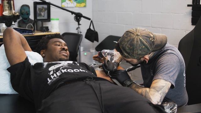 Crown Talk: Lloyd Sam Tattoo & First Win | Episode 4 смотреть онлайн