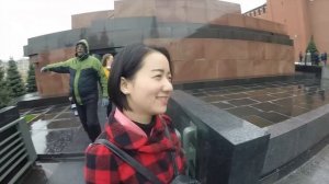 КИТАЯНКА ВПЕРВЫЕ В РОССИИ: реакция на  церковь, Ленина и метро