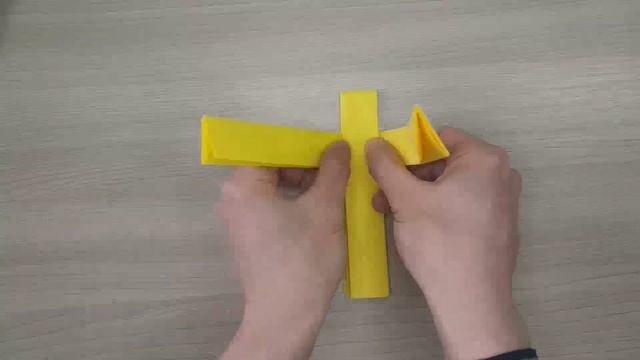 Как сделать пистолет из бумаги. Оригами оружие ИЗ БУМАГИ. ОН СТРЕЛЯЕТ! смотреть онлайн