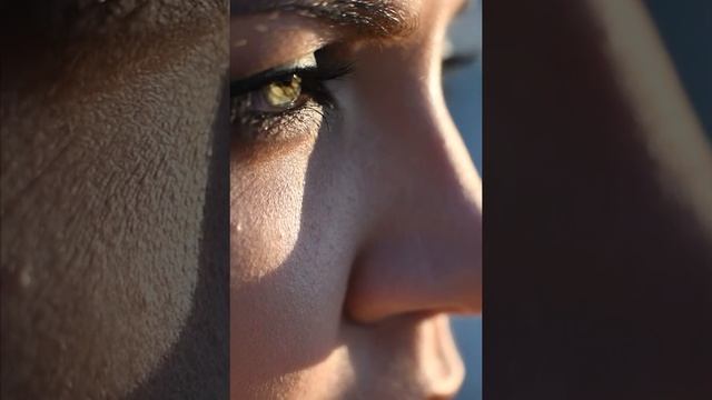 8686 | Девушка на пляже в стрингах - 21 смотреть онлайн