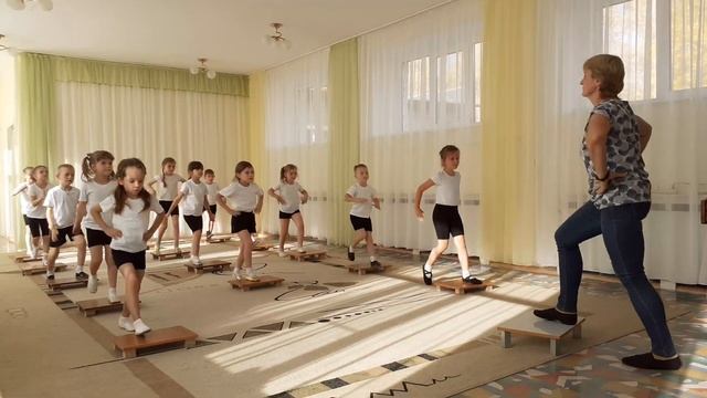 "Делайте зарядку" смотреть онлайн