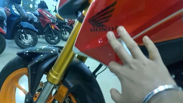 Honda Hornet 2.0 Repsol Edition Full Review in Bengali & Price in Kolkata смотреть онлайн