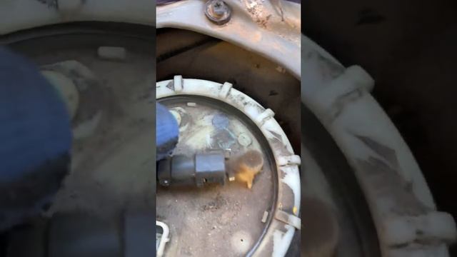 2008 Honda Accord Coupe fuel filter removal смотреть онлайн