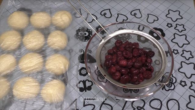 БУЛОЧКИ с ВИШНЕЙ - вкусно и просто! смотреть онлайн