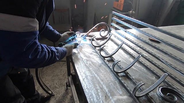 Как Реально ЗАРАБОТАТЬ ‼️ Холодная Ковка?. Поделка из профильной трубы своими руками смотреть онлайн