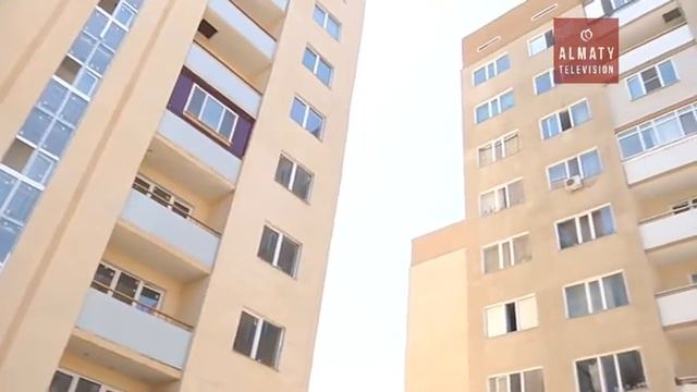 В микрорайоне Алгабас начали усиливать фундаменты нескольких домов смотреть онлайн