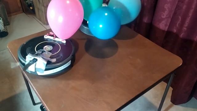 The First Roomba Battle (Keith v Greebus) смотреть онлайн