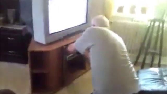 Angry Swedish Grandpa (English subitles) смотреть онлайн