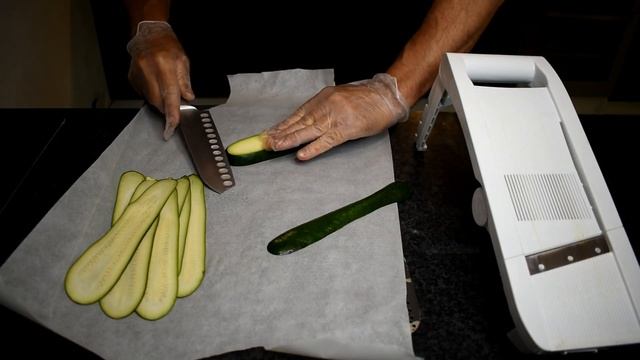 Amuses-bouche "amuses-gueule" courgette,fromage frais, thon et ciboulette смотреть онлайн