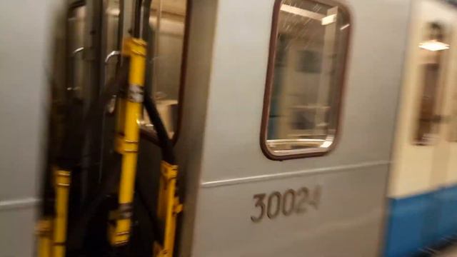 81 760/761 ока на станции Свиблово, посадки нет смотреть онлайн