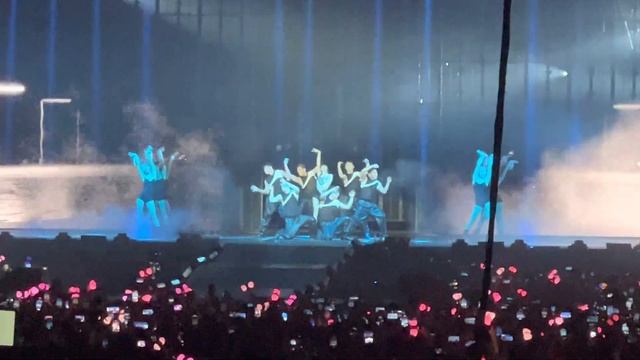LISA SOLO STAGE - LALISA and MONEY (No Pole Dance) World Tour in Barcelona on 5 DEC 2022 (Full) смотреть онлайн