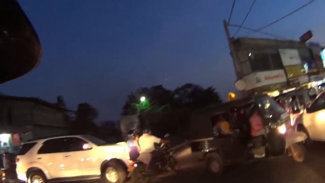 Ужасные пробки в Азии смотреть онлайн