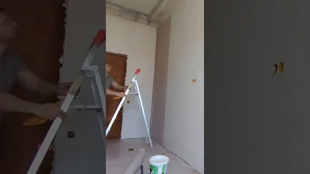 Клею обои. #ремонтрккс #обои #ремонт #красота смотреть онлайн