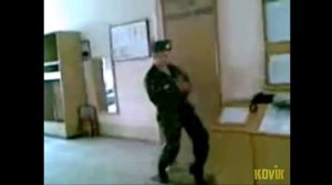 СОЛДАТ ТАНЦУЕТ - СЛУЖБА ИДЕТ | 4 МИНУТЫ ПРИКОЛОВ | ТАНЦУЮЩИЕ СОЛДАТЫ | РУССКАЯ ПОДБОРКА