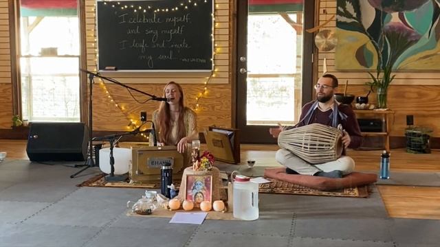 CLOSING CHANTS (Gate Gate Paragate, Sufi Chant, Lokah Samastah) - Radha Rose | Kirtan Session смотреть онлайн