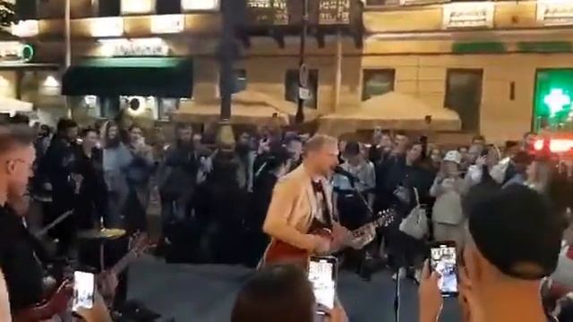 Братья Грим стритуют на Невском смотреть онлайн