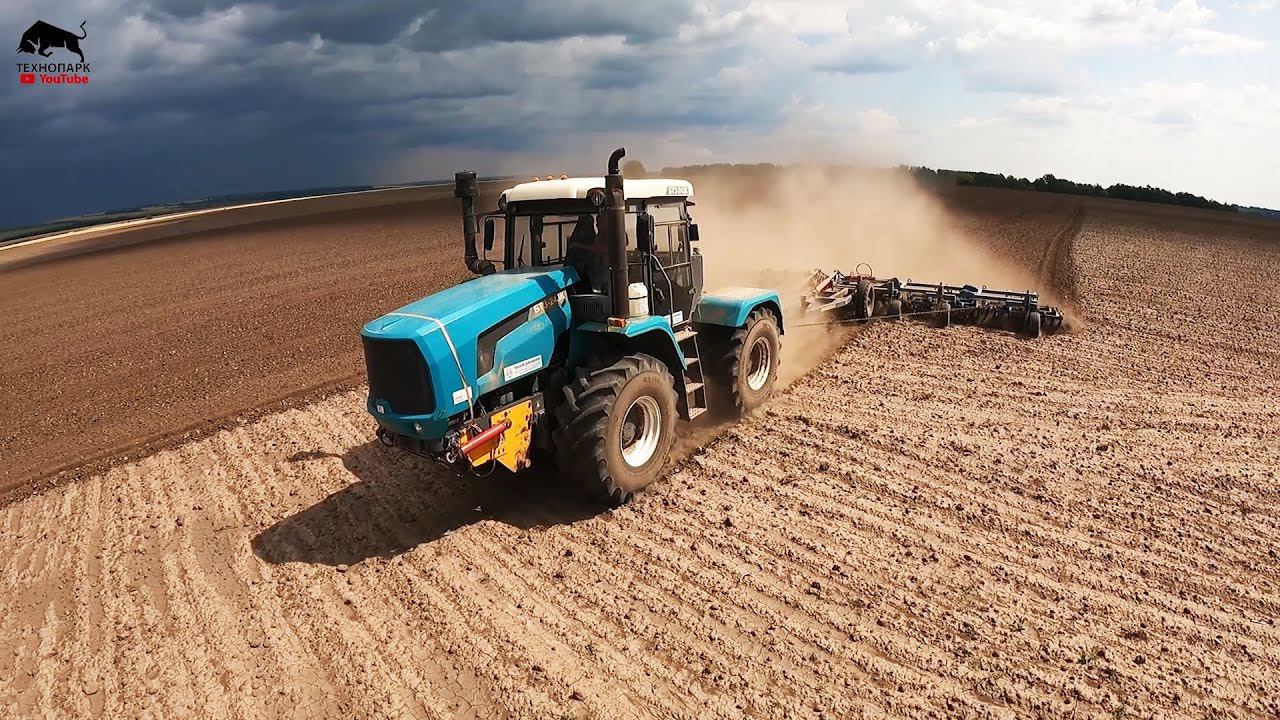 БТЗ 243К и Кировец К 735Ст на обработке почвы смотреть онлайн