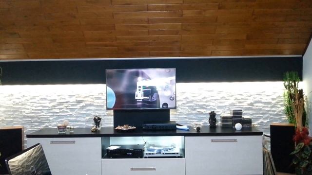 Celestion UL-8 & Arcam Alpha 8 смотреть онлайн