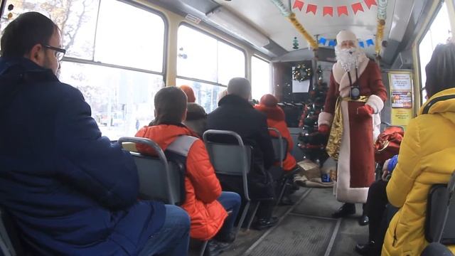 Новогодняя экскурсия по Днепру от Дедушки Мороза смотреть онлайн