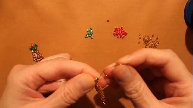 Самоучитель по бисероплетению. Часть третья (брелочки). Изделие "Колокольчик" смотреть онлайн