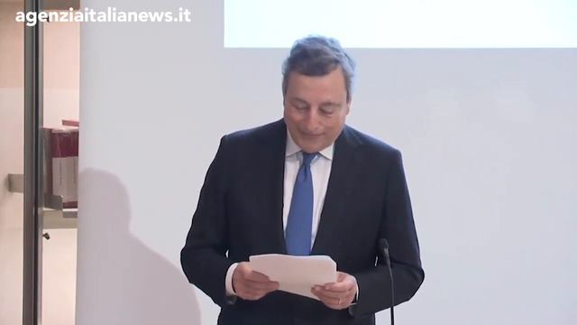 DRAGHI: “BISOGNA FARE QUEL CHE SI DEVE FARE ANCHE SE È IMPOPOLARE” смотреть онлайн