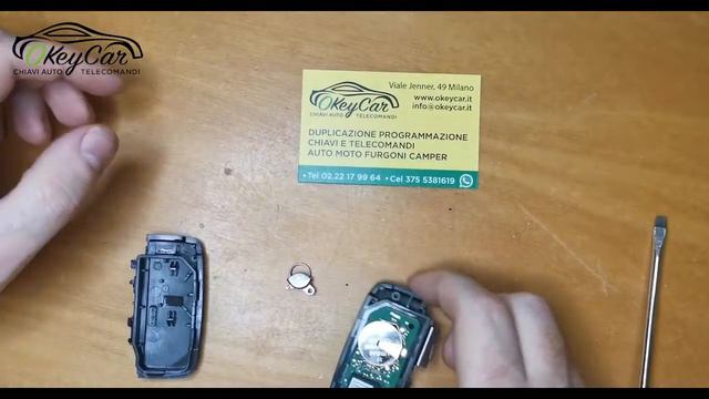 Cambiare batteria del telecomando RANGE ROVER in 1 MINUTO смотреть онлайн