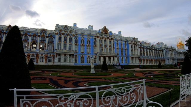 Бывшая царская резиденция / Екатерининский дворец / Памятник архитектуры смотреть онлайн