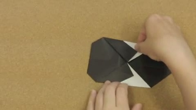 Réaliser une tête de Dracula en origami смотреть онлайн