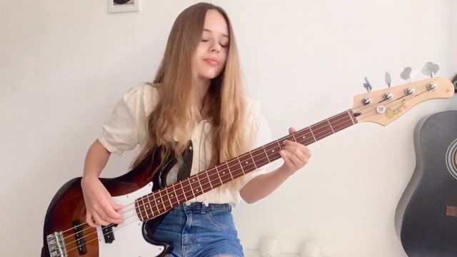 MUSE - Muscle Museum [Bass Cover + Tab] by Lilou Gerardy смотреть онлайн