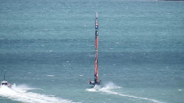 Kiwis BLITZ practice run in moderate breeze смотреть онлайн