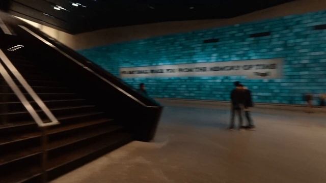 МЕМОРИАЛ И МУЗЕЙ 11 СЕНТЯБРЯ (9/11 MEMORIAL) смотреть онлайн