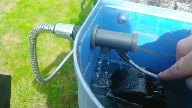 Летний СУПЕР душ! Сделайте ШИКАРНЫЙ напор в летнем душе без насоса и высоких баков. смотреть онлайн