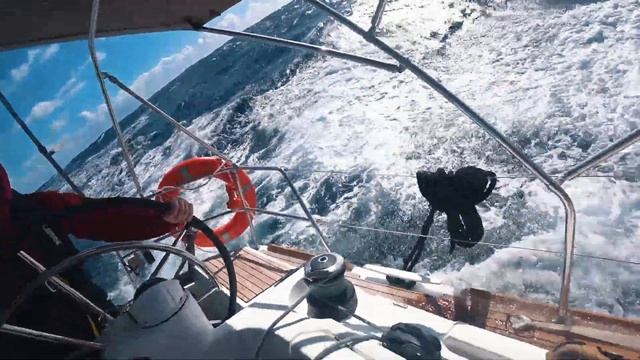 Как стать капитаном? 100 ЧАСОВ В ОТКРЫТОМ ОКЕАНЕ. Курсы капитанов яхт от Check In Sea #6 смотреть онлайн