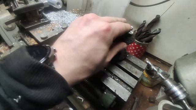 Переделка втулки под сквозную ось и промышленные подшипники, ремонт сломанного дропаута вилки смотреть онлайн