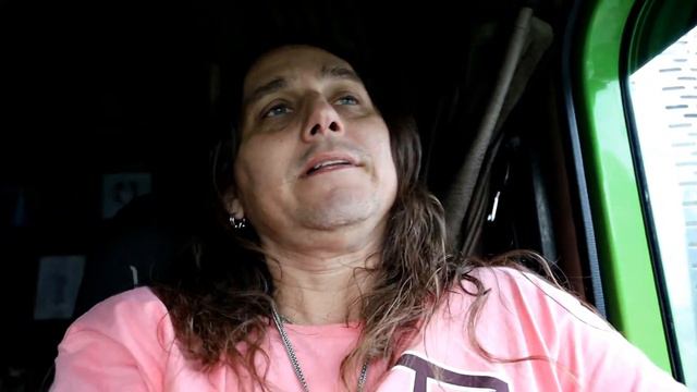 Weekend reset chill at Lowe's for free WI-FI смотреть онлайн