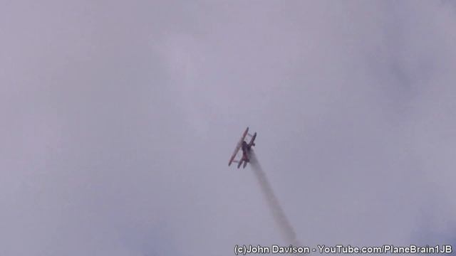 2014 R.I. Airshow @Quonset - Screamin' Sasquatch (Jet Waco Biplane) смотреть онлайн