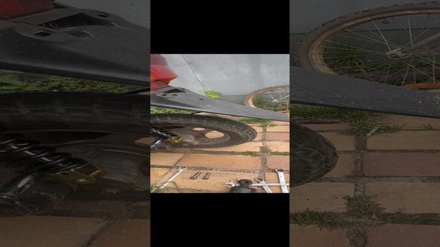 Замена заднего амортизатора Honda Dio af-27 смотреть онлайн