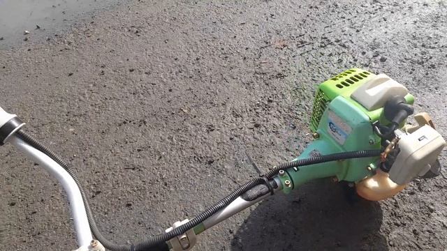 Дополнение по бензокосе "залип карбюратор". Запуск, работа, газуем... смотреть онлайн
