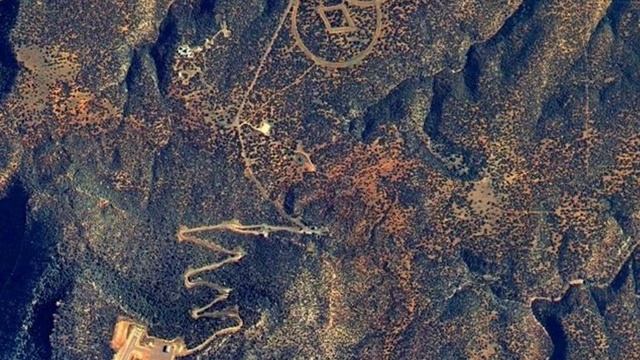 10 strange discoveries are just some of the most interesting ones made with the help of Google Eart смотреть онлайн