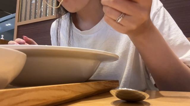 건강회복 후 입터진? 먹방 VLOG смотреть онлайн