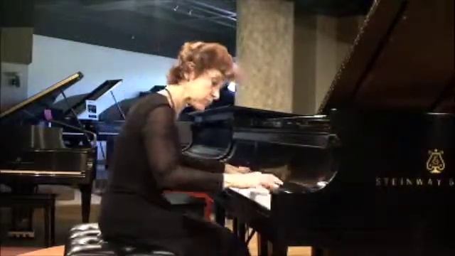 Elena plays Chopin - Mazurka Op 17 B flat Major смотреть онлайн