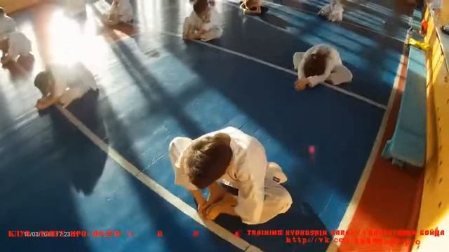 Растяжка в Кёкусинкай Карате. Клуб - Тэнгу Про. Мурманск смотреть онлайн