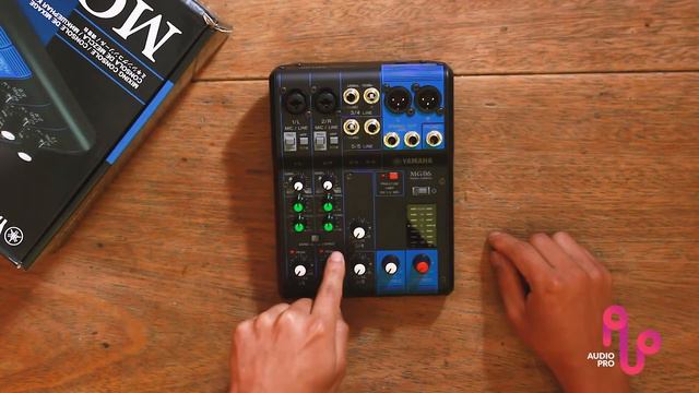 YAMAHA MG06 Unboxing Español смотреть онлайн