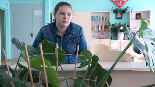 Страна читающая — Алина Вишнякова читает произведение «Вечером» А. А. Ахматовой смотреть онлайн